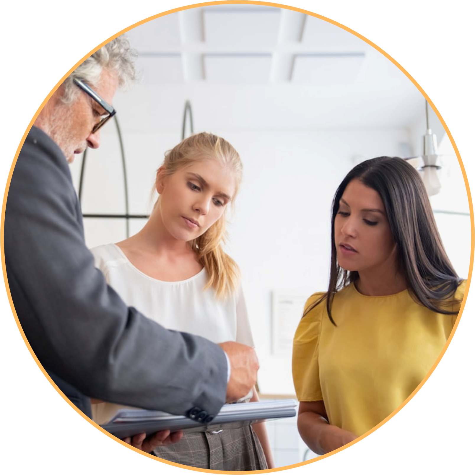 2 COORDINADORA DE SERVICIOS BOGOTA COLOMBIA ABOGADOS ESPECIALISTAS